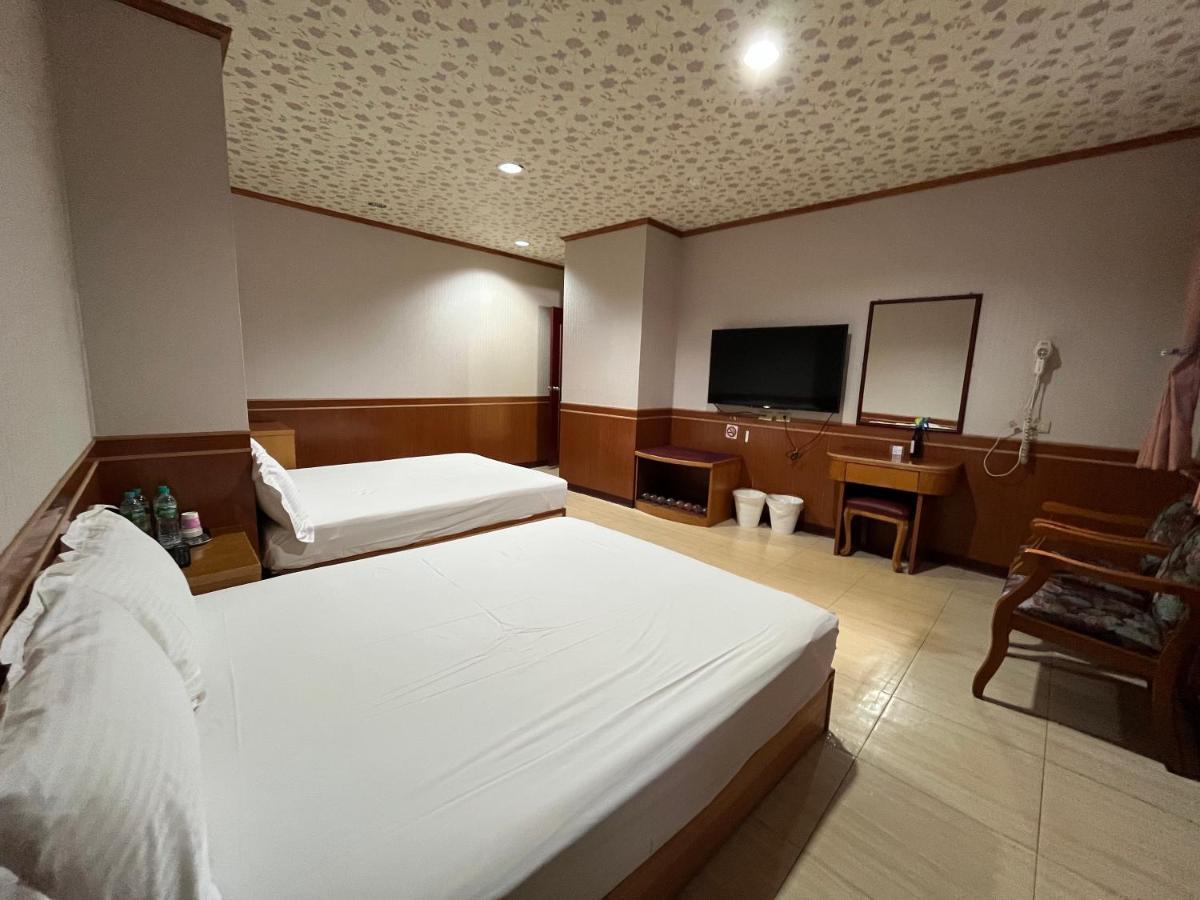 Jiaoxi Hot Spring Hotel Екстер'єр фото
